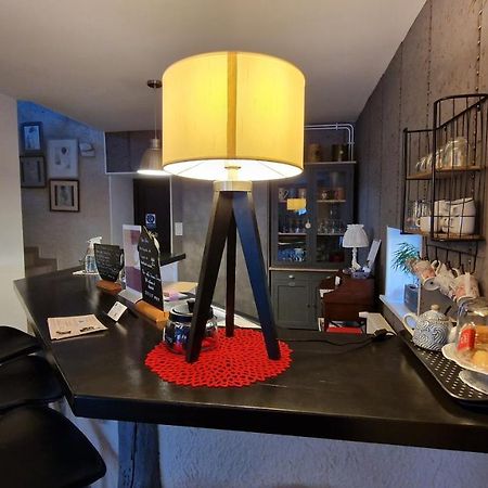 Domaine Le Puits Du Moulin Bed & Breakfast Comberjon Bagian luar foto