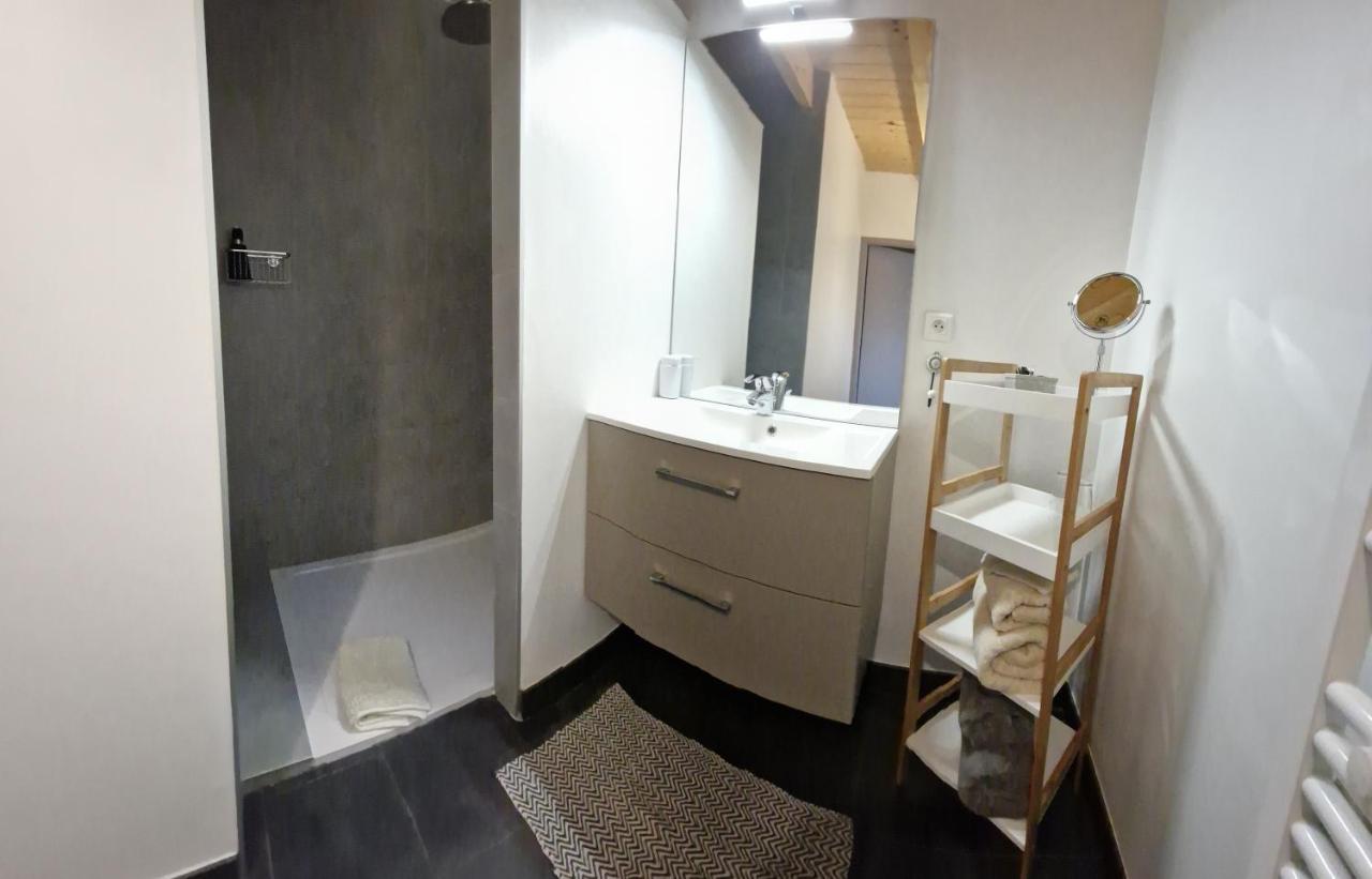 Domaine Le Puits Du Moulin Bed & Breakfast Comberjon Bagian luar foto