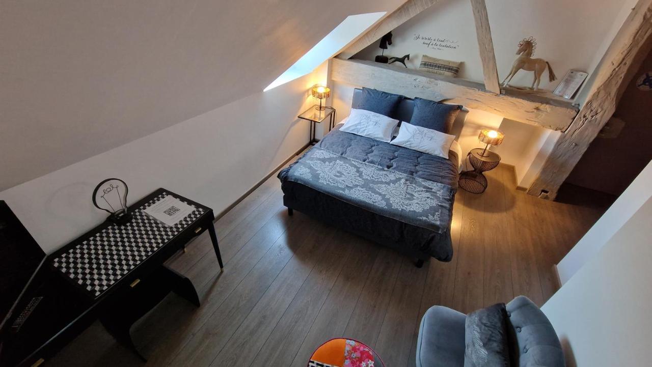Domaine Le Puits Du Moulin Bed & Breakfast Comberjon Bagian luar foto