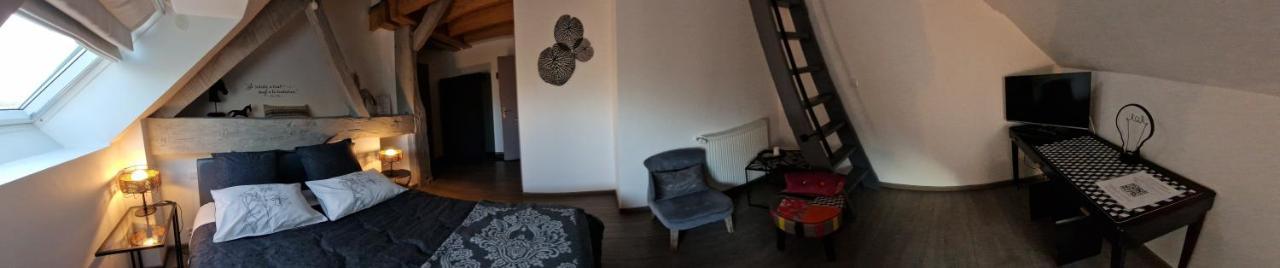 Domaine Le Puits Du Moulin Bed & Breakfast Comberjon Bagian luar foto