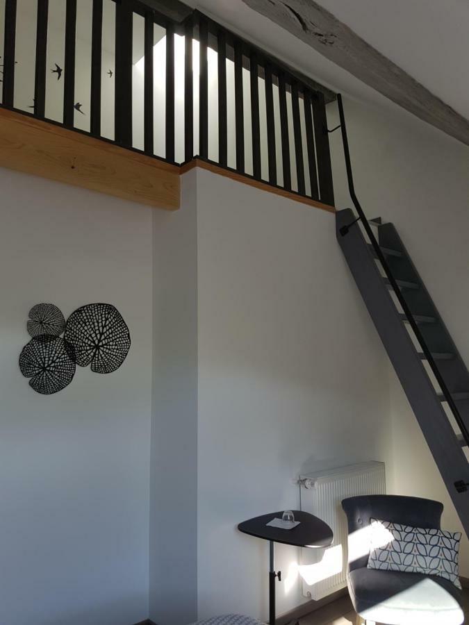Domaine Le Puits Du Moulin Bed & Breakfast Comberjon Bagian luar foto